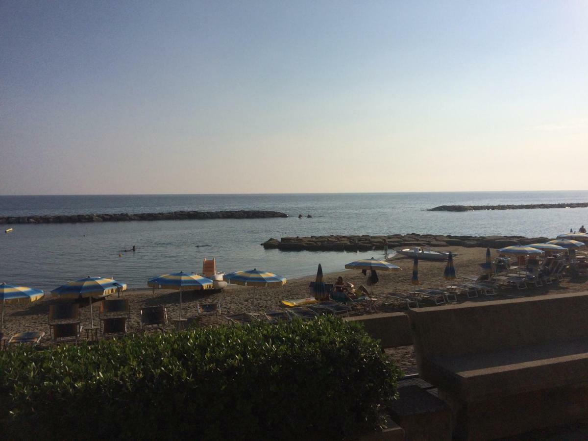 Casa del cardinale Santo Stefano al Mare Exterior foto